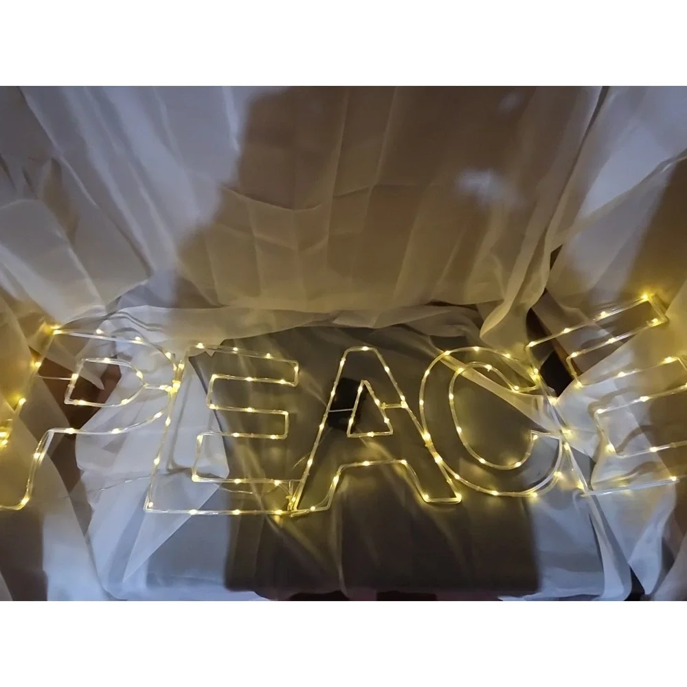 Mr Christmas Light‎ Up LED Peace Sign large 52×14